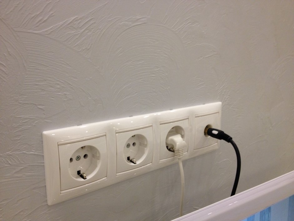 Legrand Valena Life белый