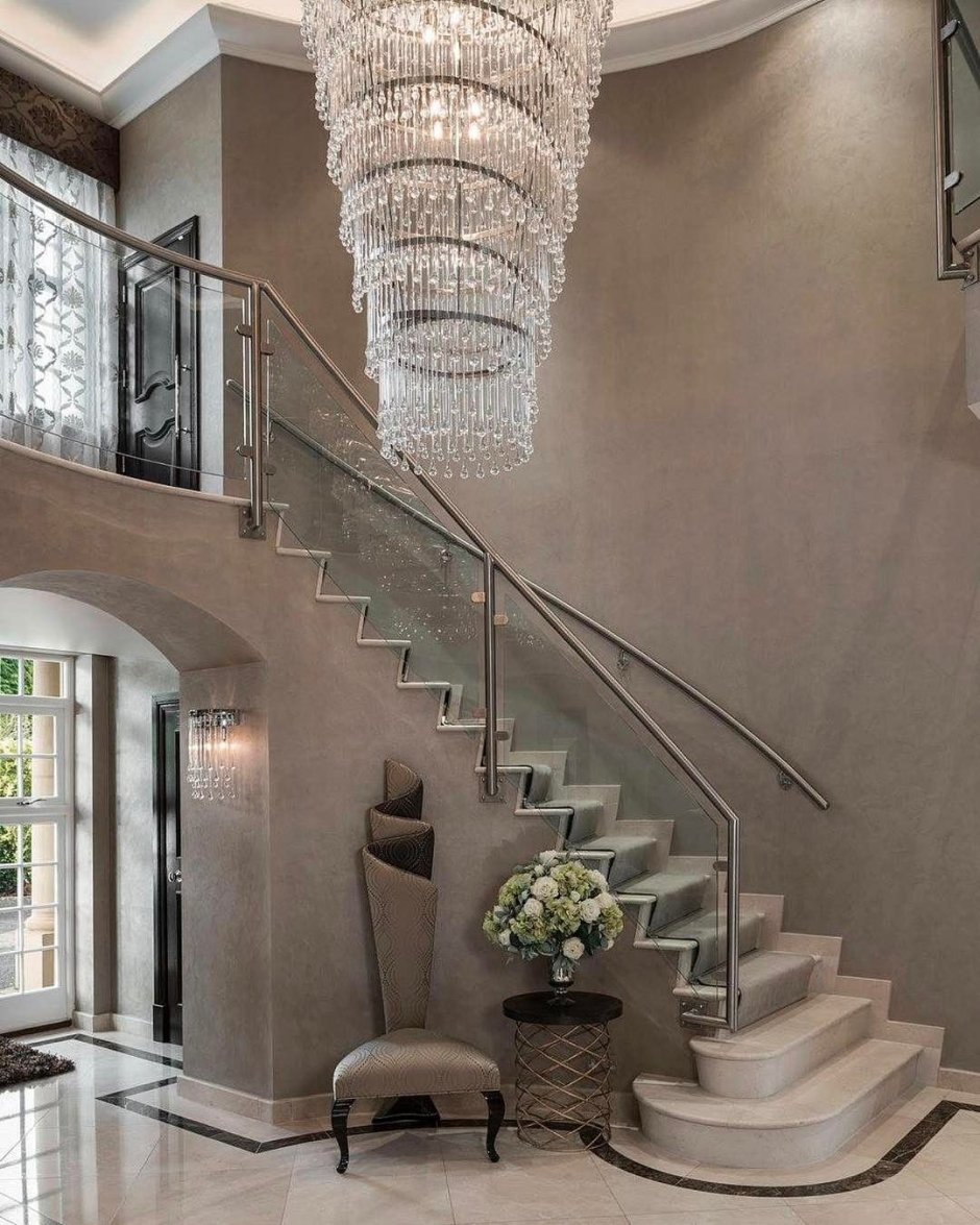 Декор лестничного пролета