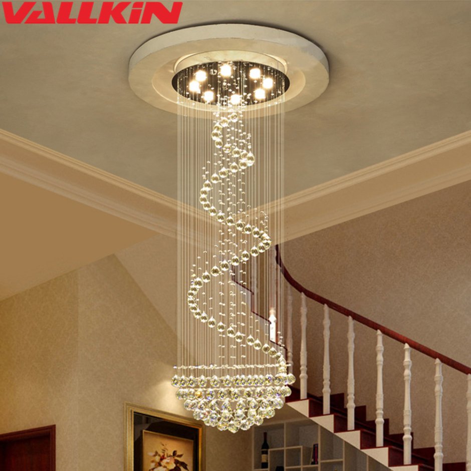 Люстра в лестничный проем