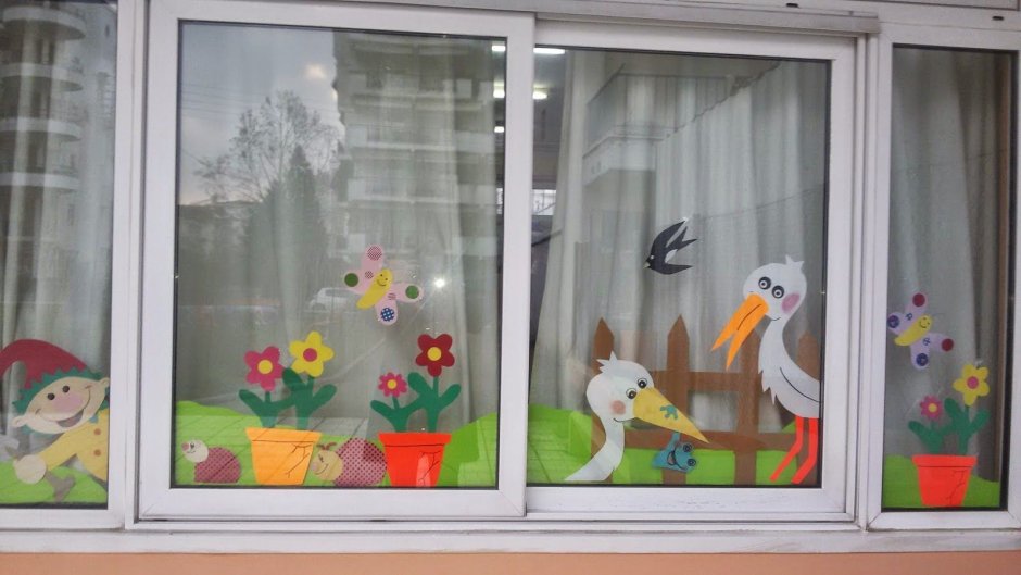 Украшение окон весной в детском саду