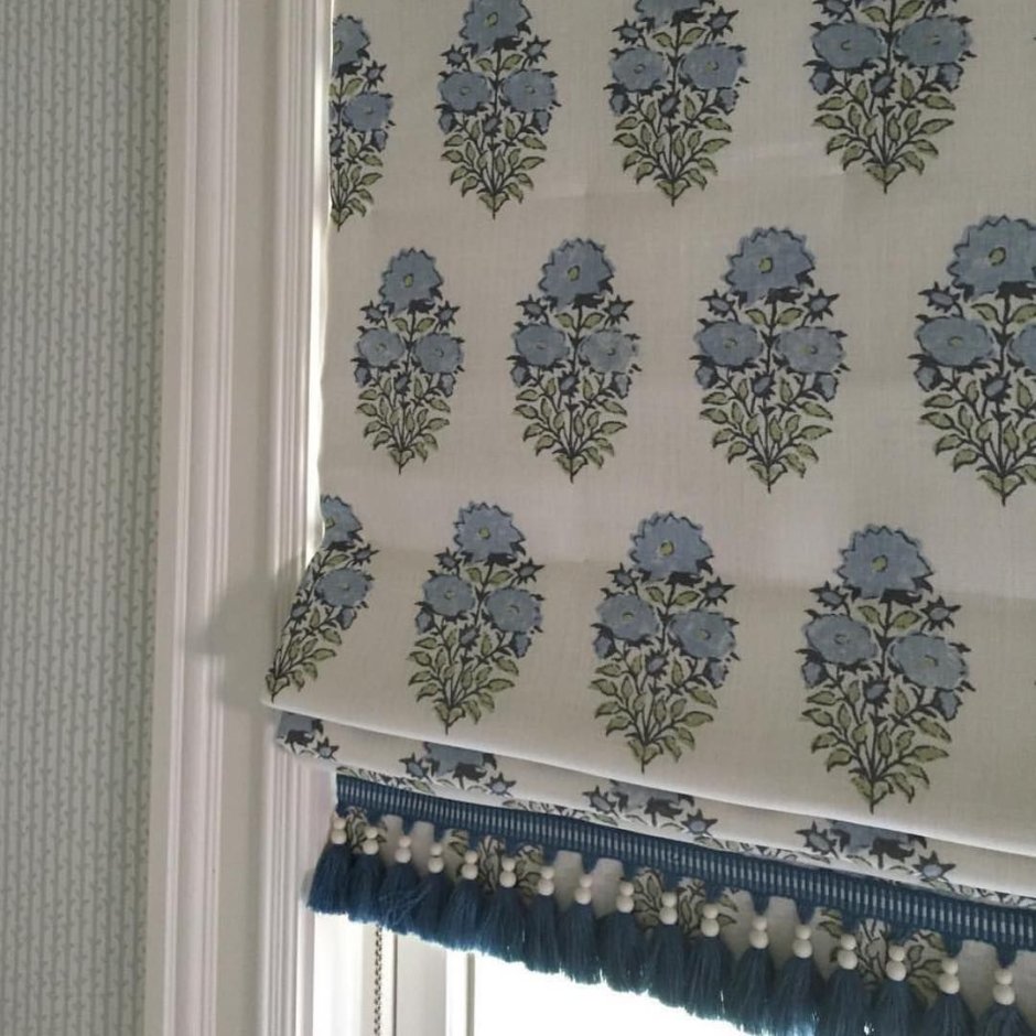 Римские шторы с бахромой