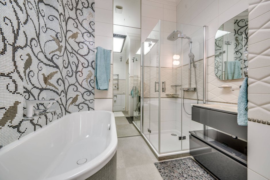 Крупная плитка в маленькой ванной