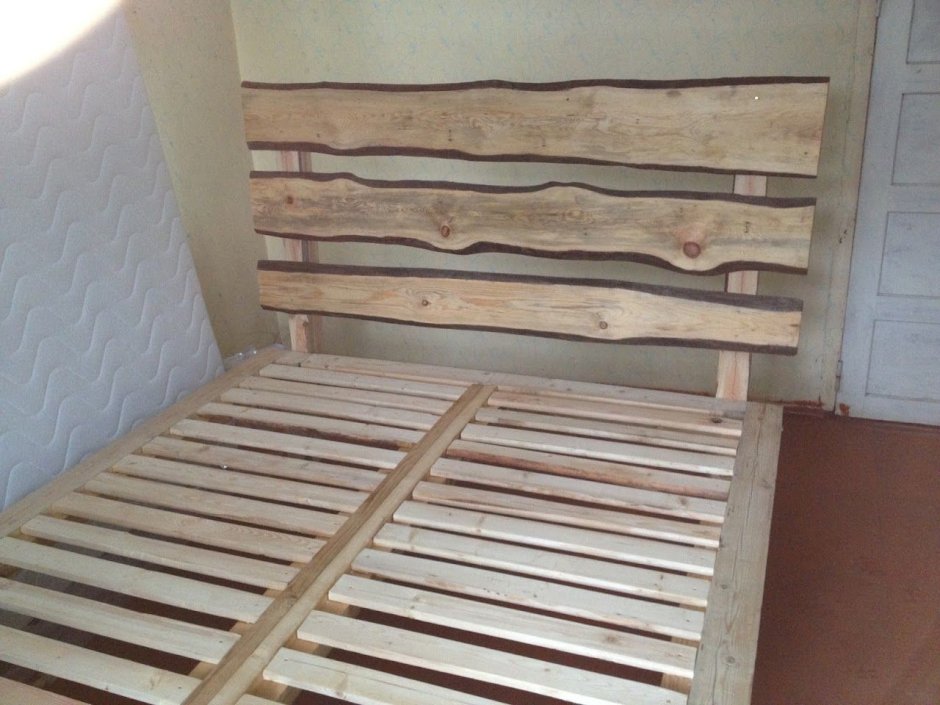 Изголовье кровати из бруса