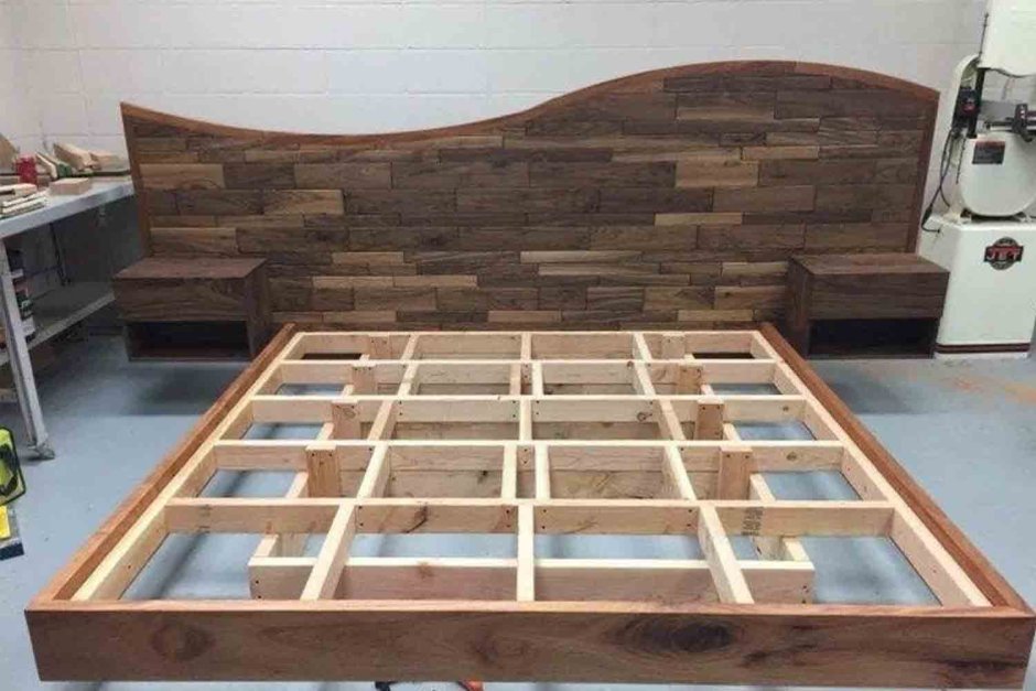 Самодельная кровать