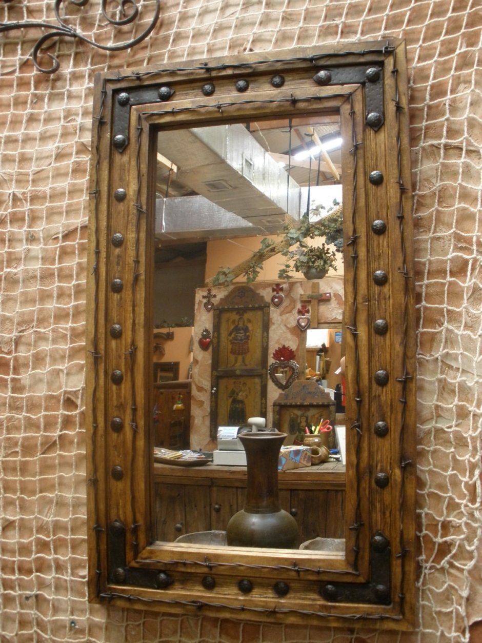 Рамка для зеркала из дерева