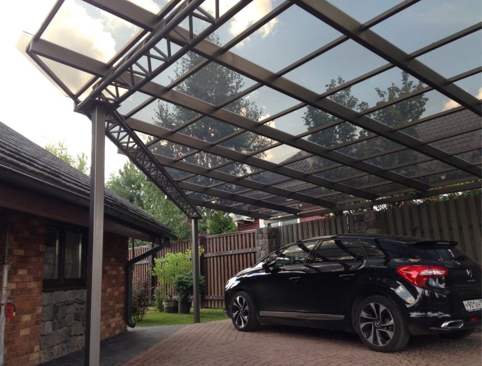 Интерьер гаража прямоугольного