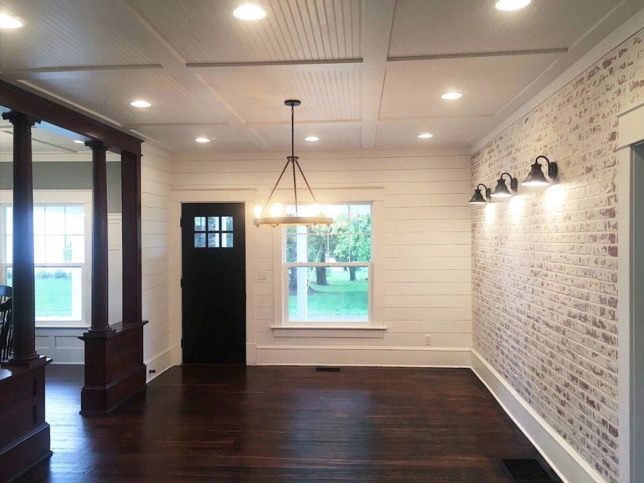 Декоративный кирпич и вагонка в интерьере