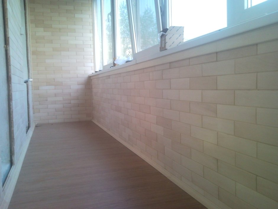 Стеновой паркет на балкон