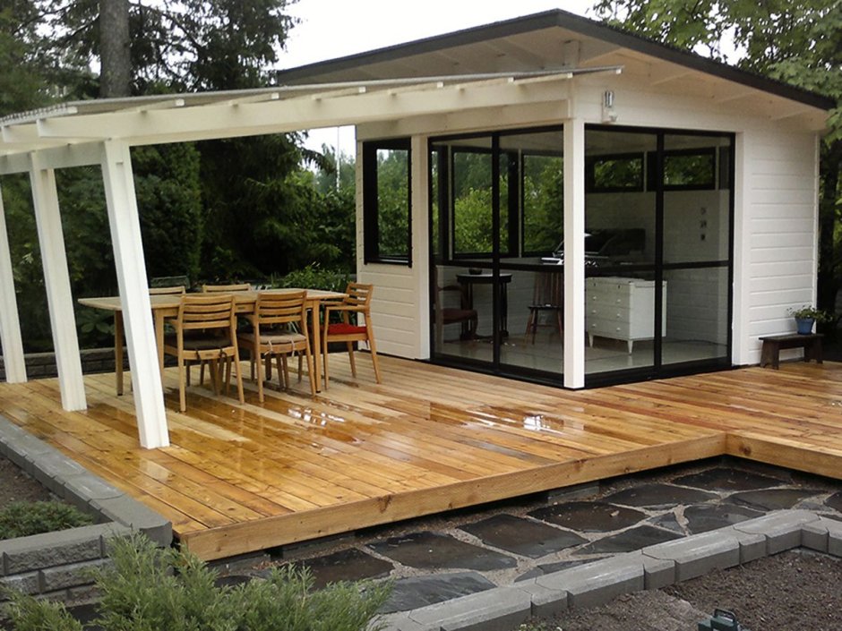 Застекленная зимняя веранда