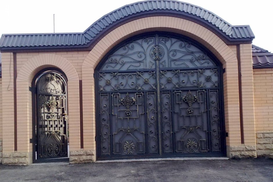 Арка надваротами Чечня