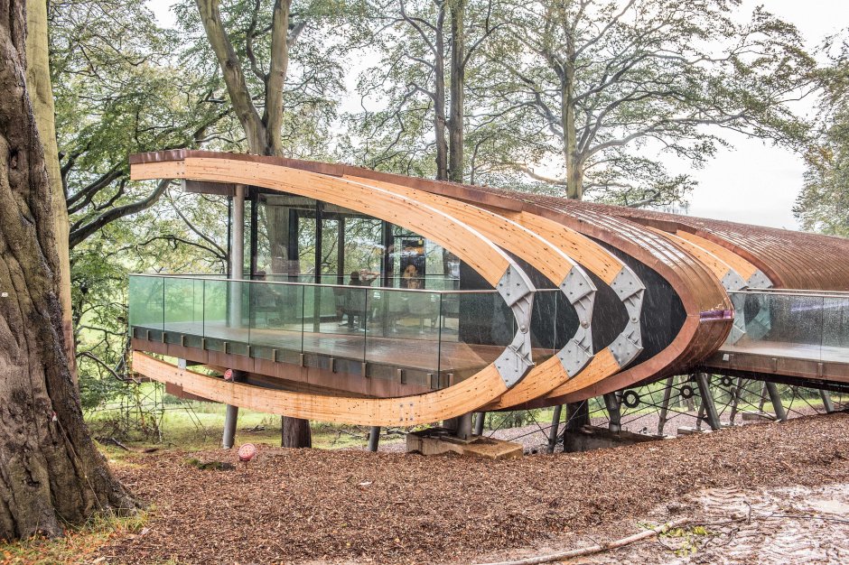 Гиперболический параболоид Заха Хадид