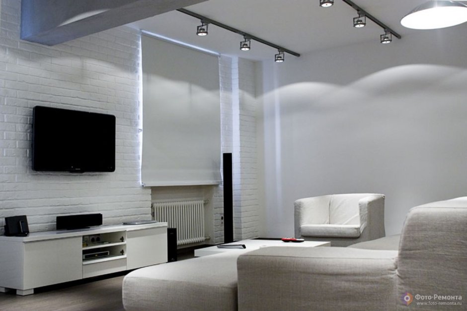 Трековые светильники в спальне