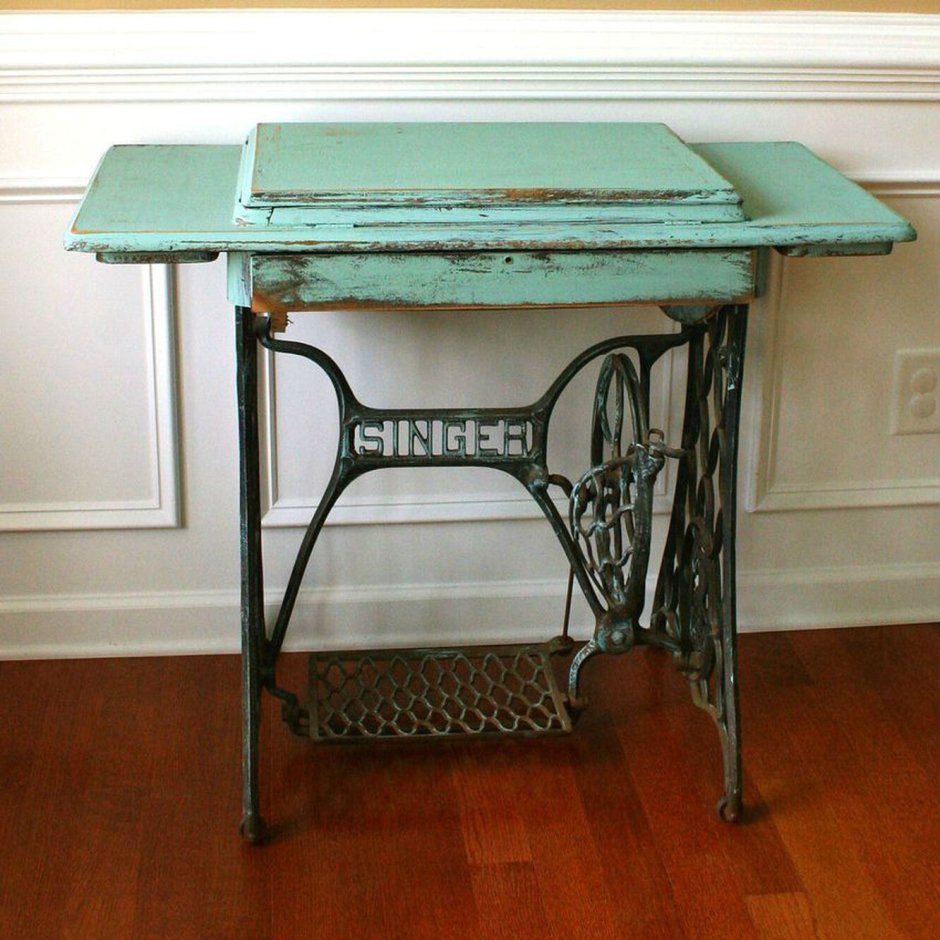 Журнальный столик из швейной машинки