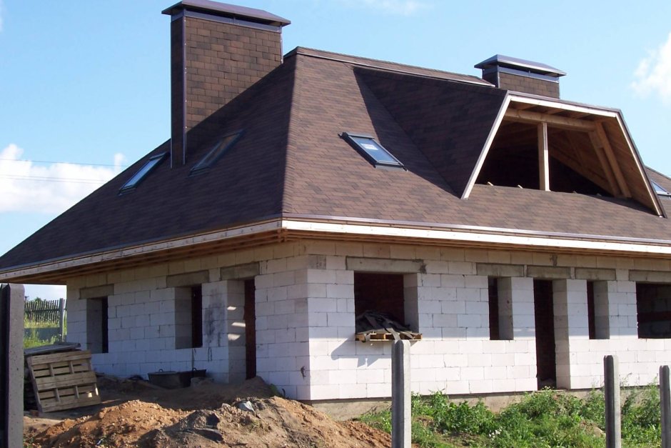 Вальмовая мансардная крыша