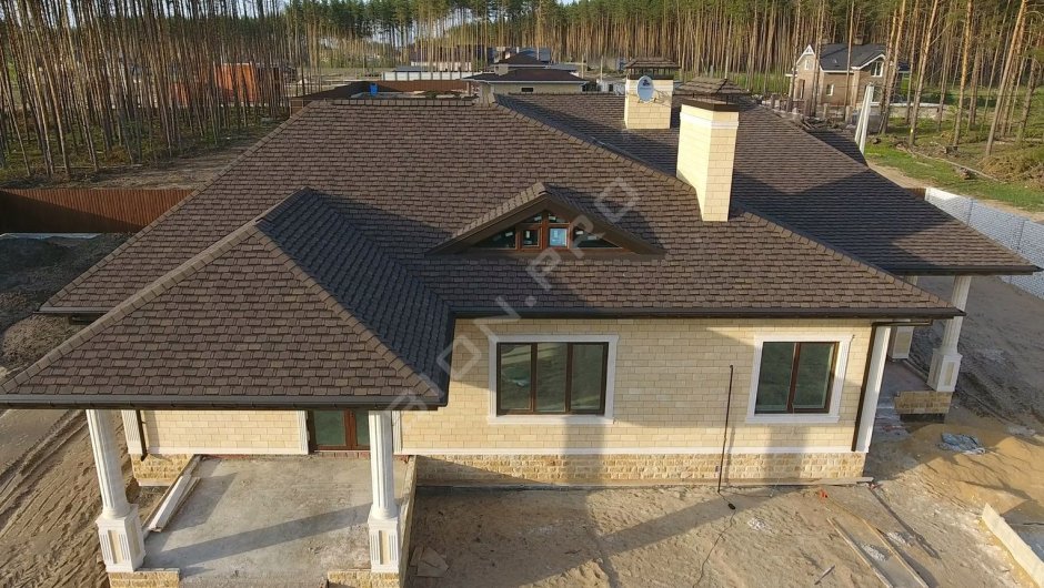 Вальмовая кровля Шинглас