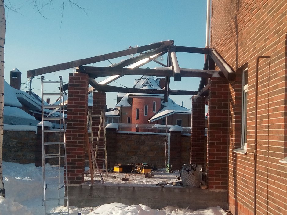 Трехскатная крыша для крыльца