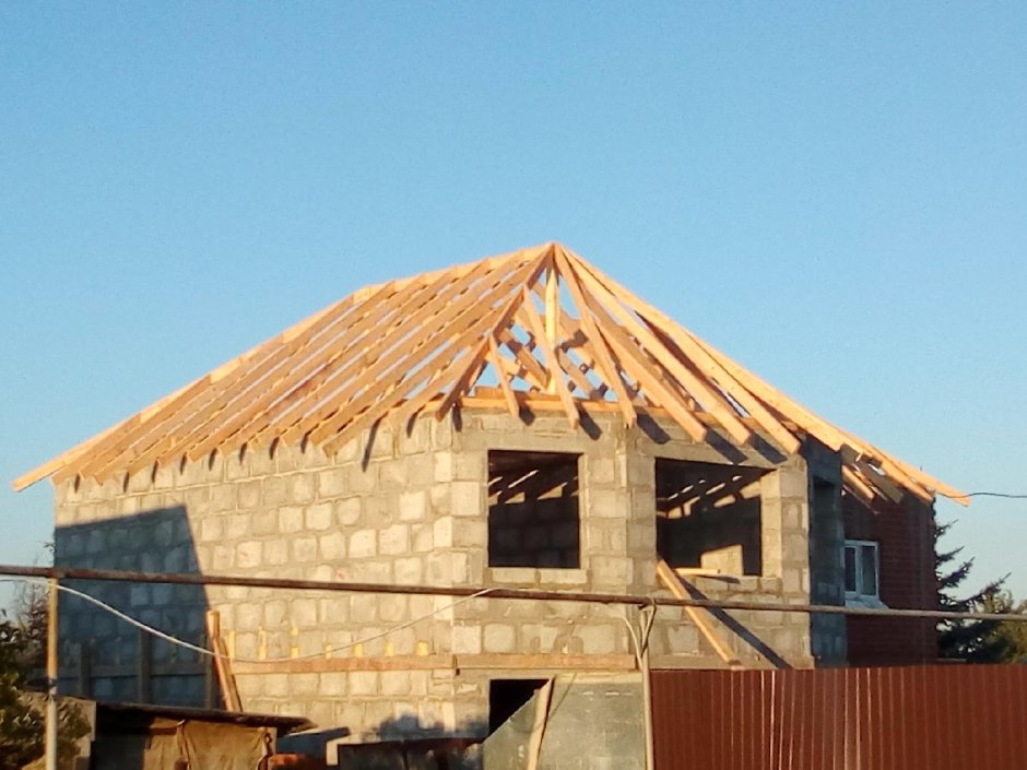 Крыша 4х скатная с эркером