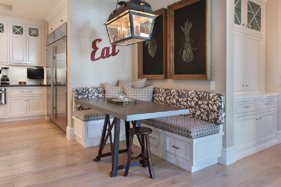 Диванчик на кухне в интерьере