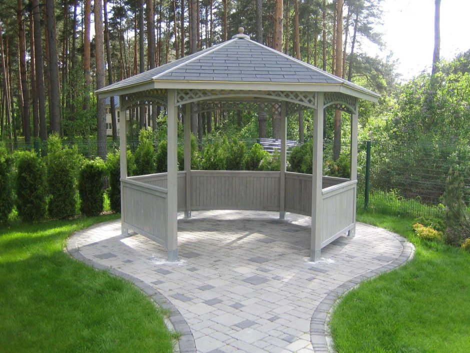 Беседка с площадкой
