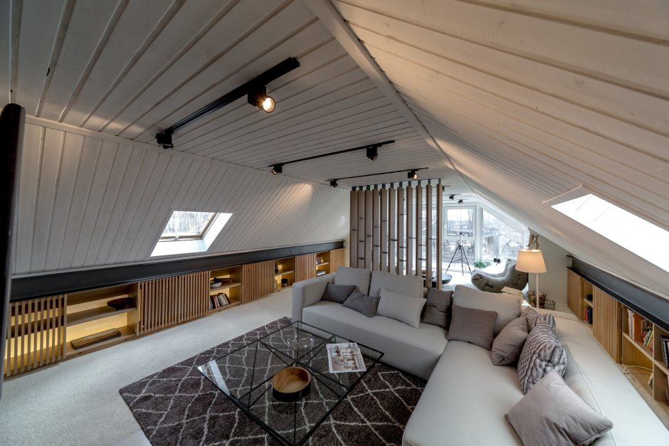 Потолок в стиле лофт дерево mansarda