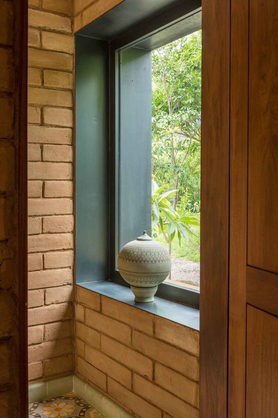 Отделка оконных откосов