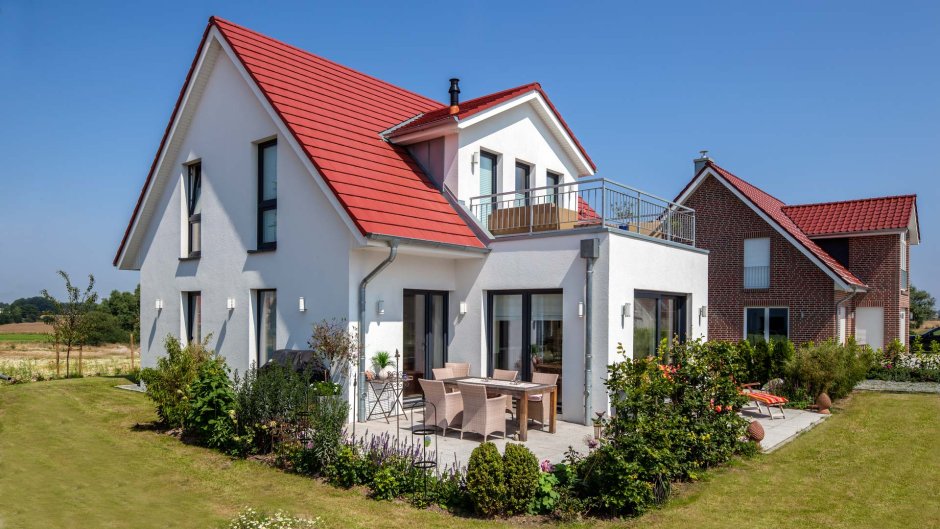 Дом с красной крышей