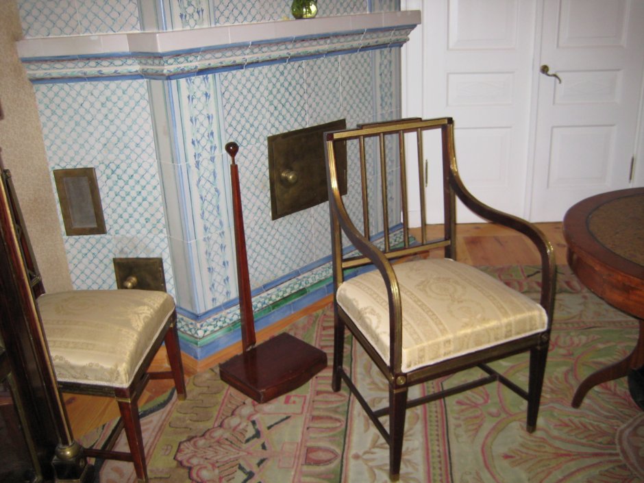 Стол Пушкина в Михайловском