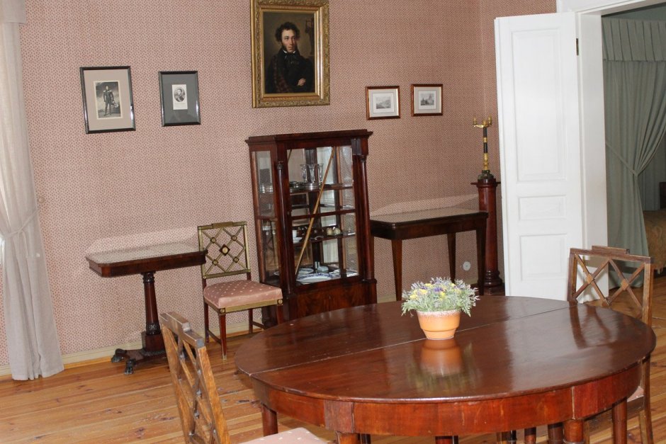 Дом усадьба Пушкина в Михайловском