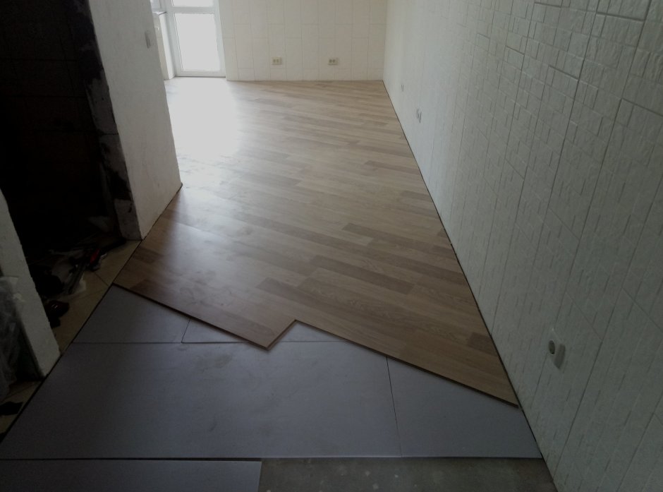 Узкий ламинат по диагонали