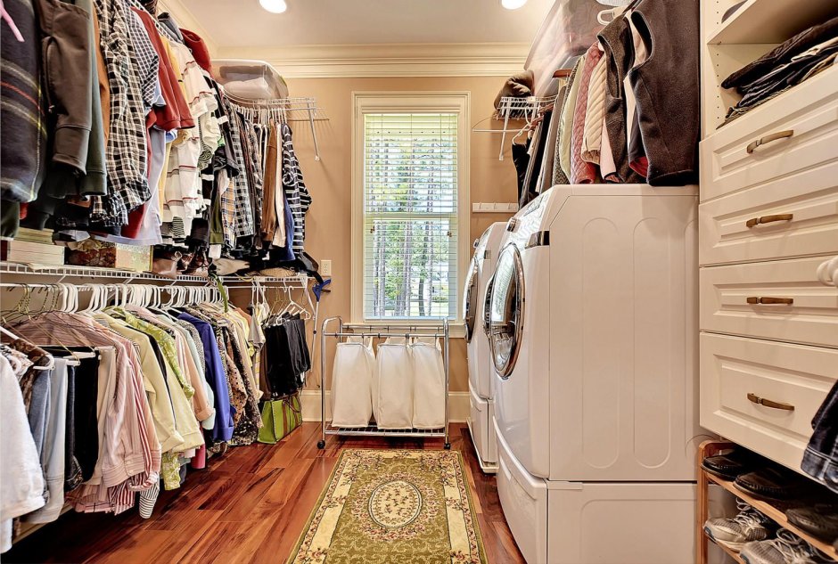 Гардеробная с постирочной