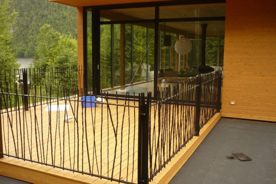 Металлическое ограждение террасы