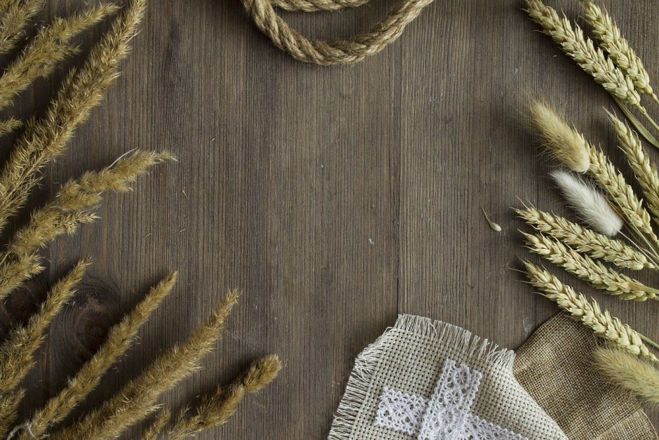 Ткань мешковина на столе