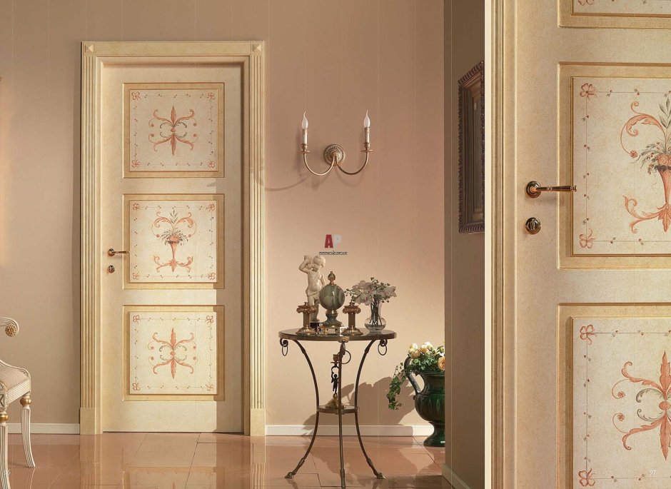 Двери с золотом в интерьере