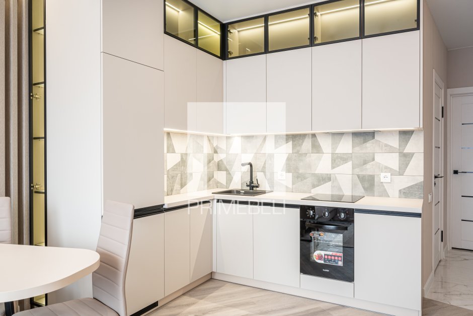 Угловая кухня белый глянец