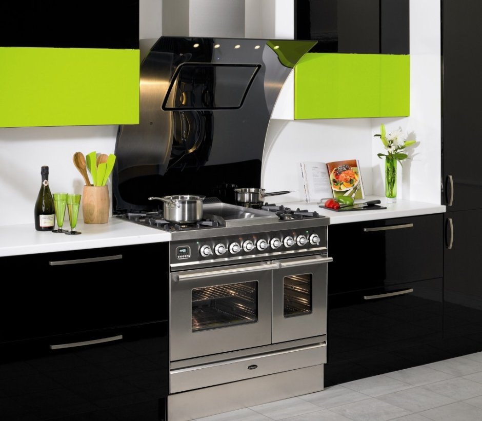 Наклонная вытяжка для кухни