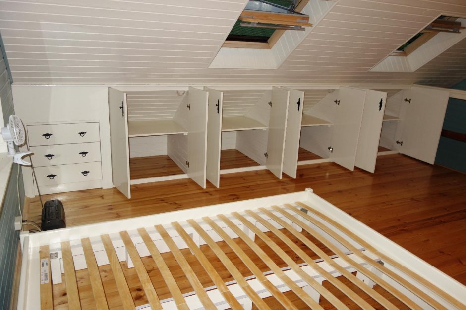 Мансарда вагонкой полки