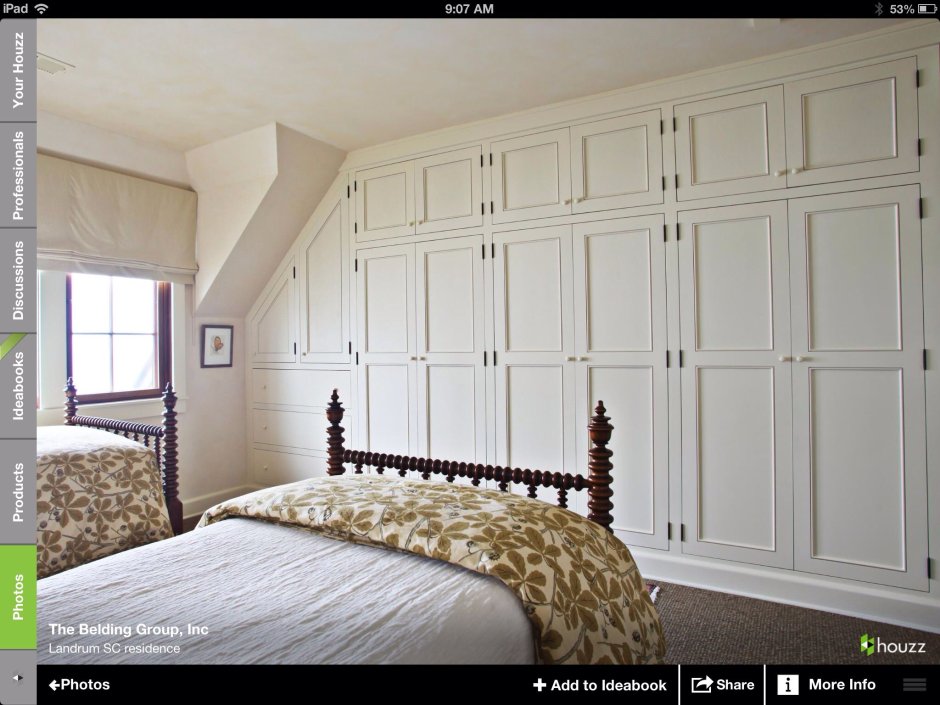 Шкаф в детскую комнату на мансарде