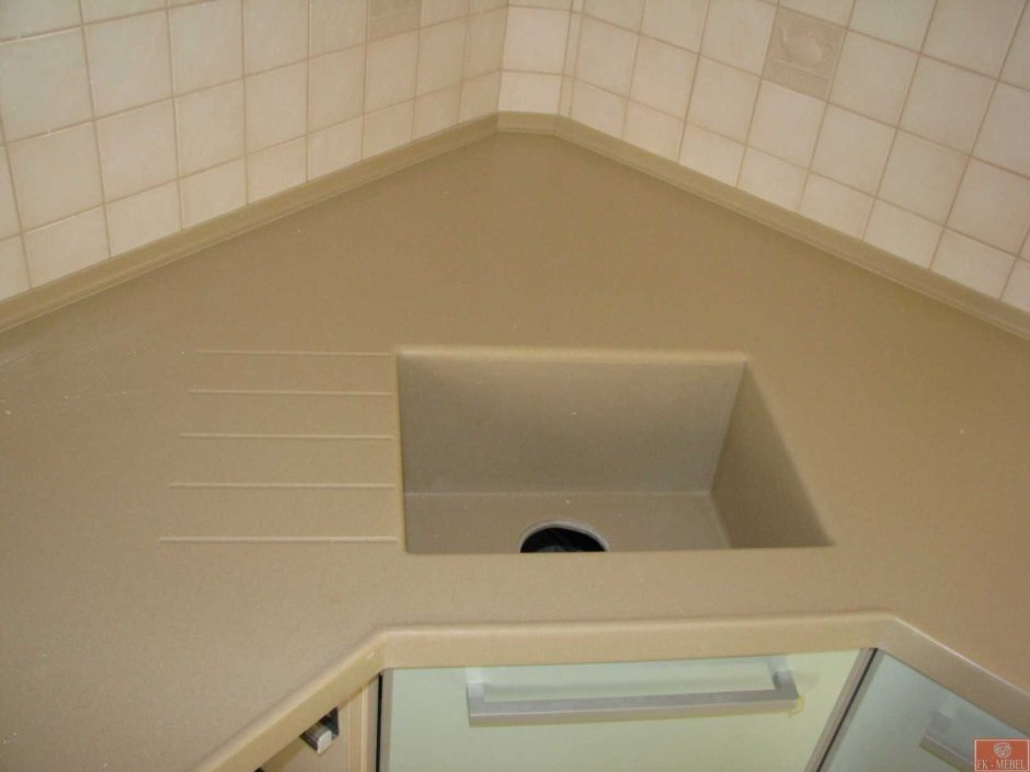 Встроенная угловая мойка из искусственного камня