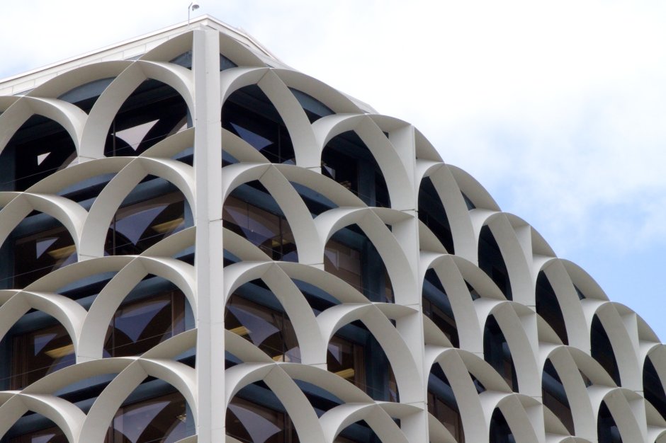 Переносная симметрия в архитектуре