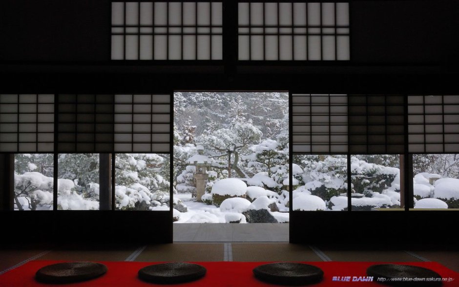 Окно в японском стиле