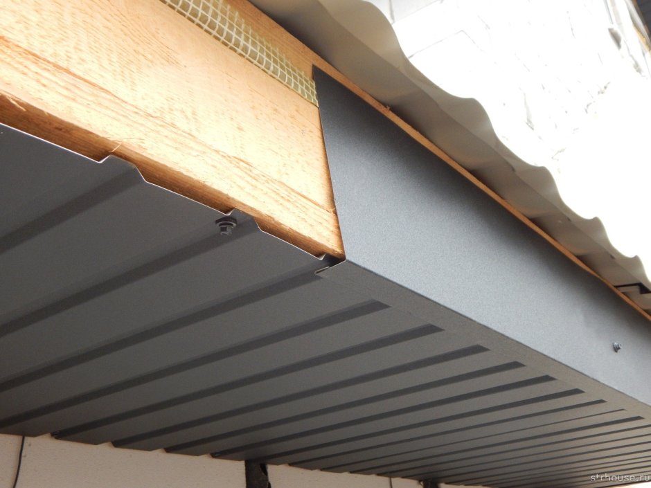 Подшивка карниза профлистом с10