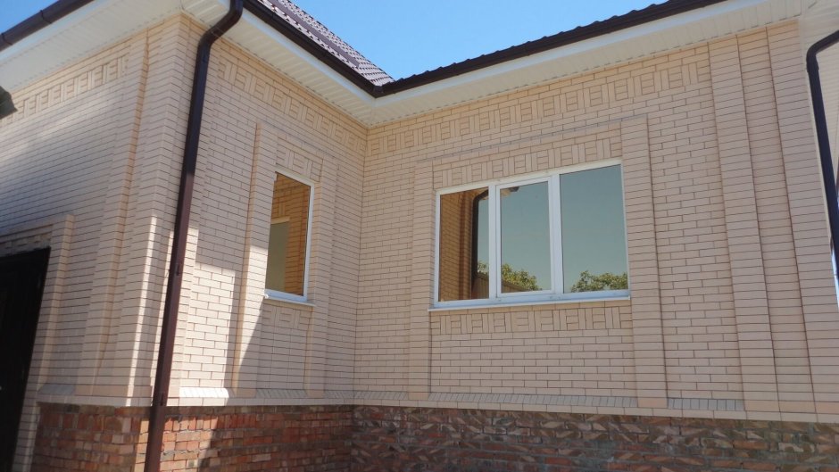 Кирпич Аксайский бежевый