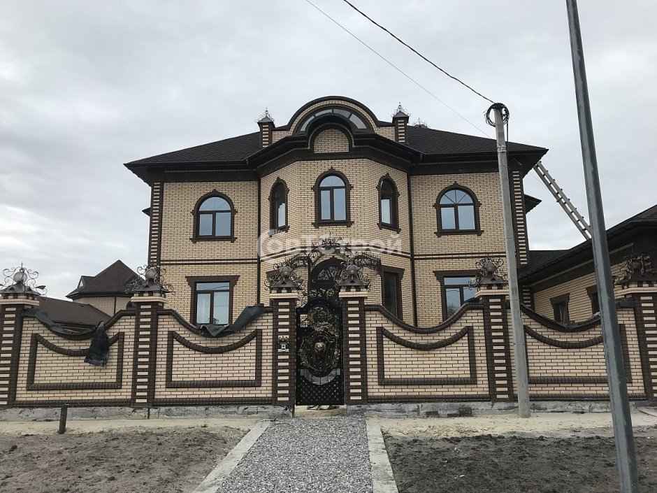 Дом из кирпича слоновая кость