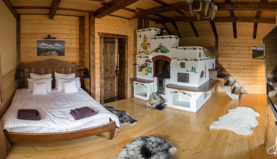 Кухня с русской печкой в частном доме