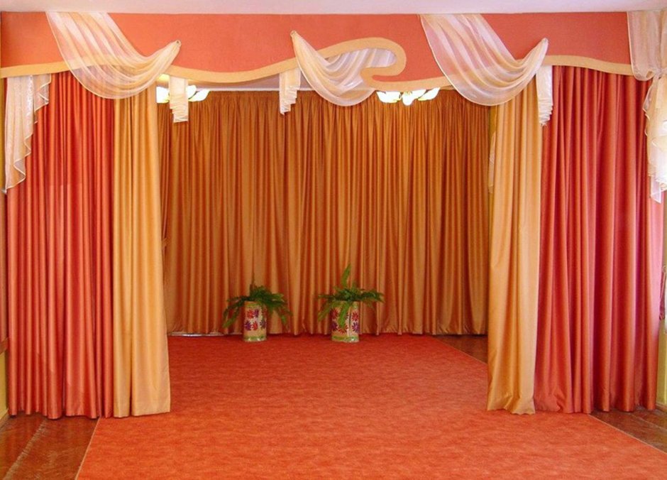 Шторы в музыкальный зал детского сада