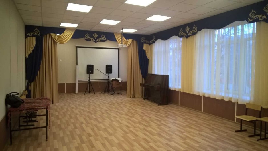 Шторы в актовый зал