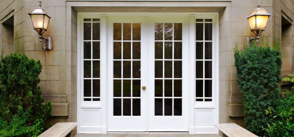 Входные пластиковые двери уличные на веранду