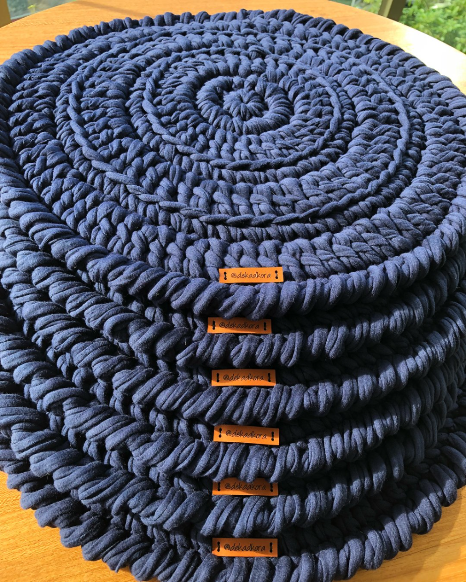 Коврик из ленточной пряжи