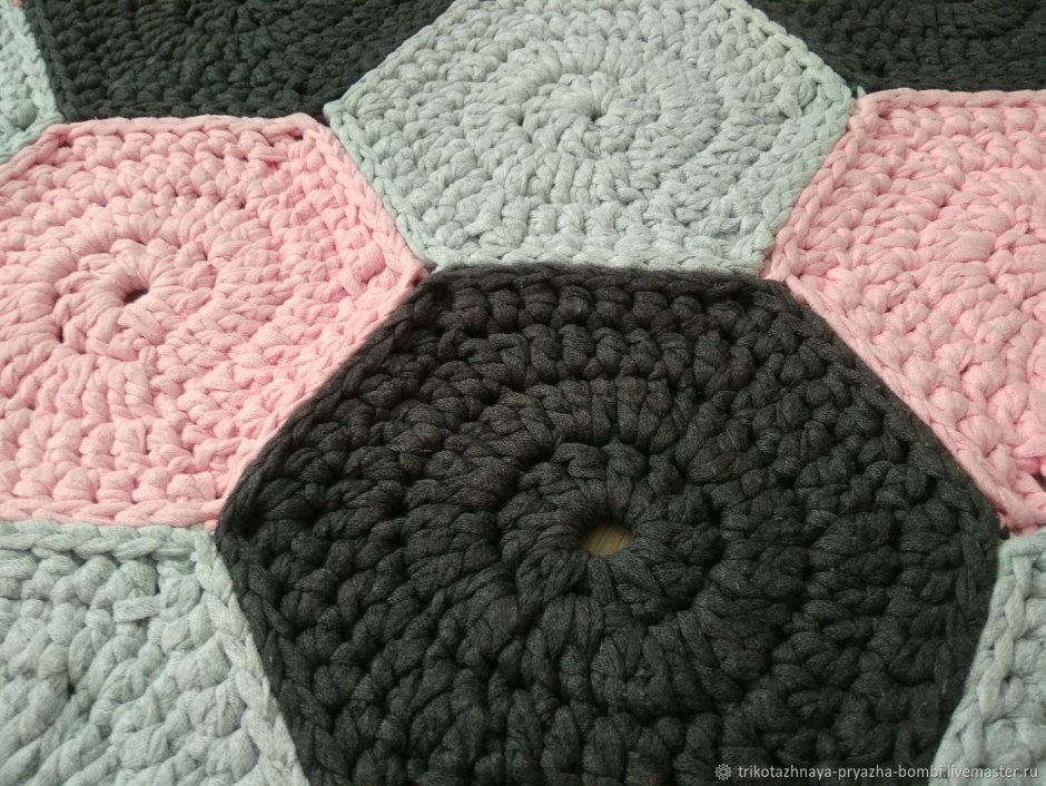 Коврик из трикотажной пряжи крючком