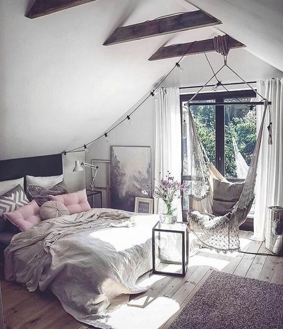 Треугольный домик внутр